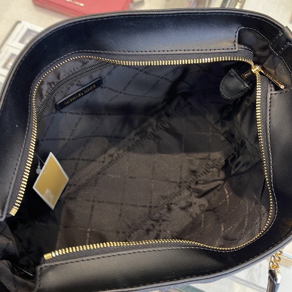 MICHAEL KORS
Jet Set Medium Front Zip Pebbled Leather Chain Tote Bag
Black - Picture 8 of 16